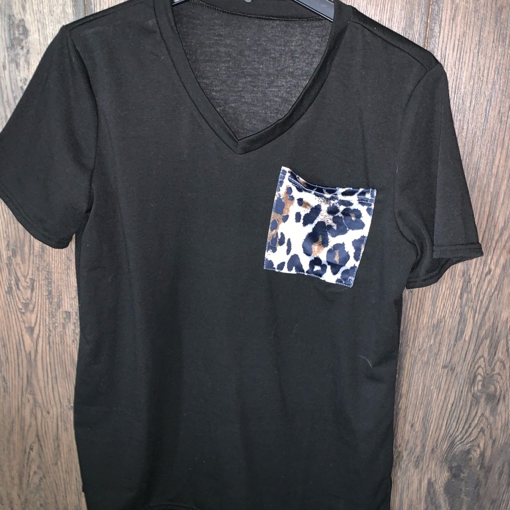 Leopard pocket tee